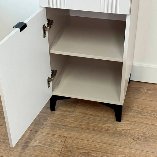 Шкаф однодверный Рич (со стеклом) кашемир/фрапучино матовый/черный